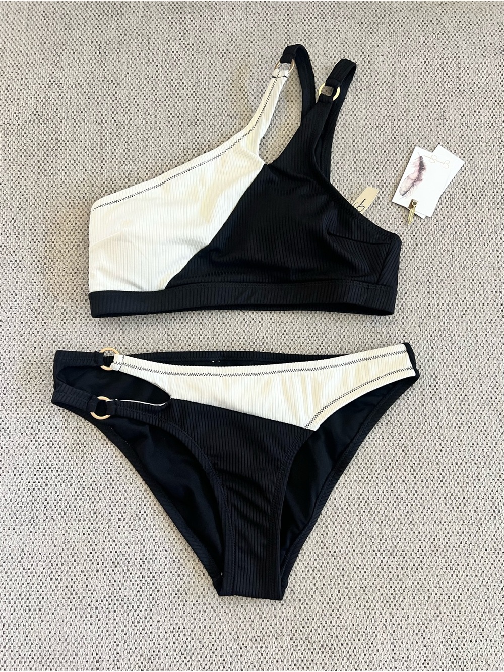 🥂 𝑪𝒉𝒂𝒎𝒑𝒂𝒈𝒏𝒆 𝑪𝒐𝒂𝒔𝒕 | Jessica Simpson— Colorblock Ribbed Bikini Set